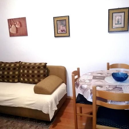 Apartmani Zmiric Primosten Luaran gambar