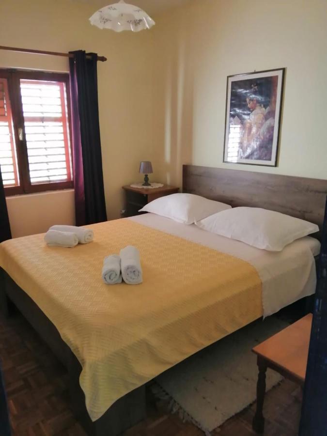 Apartmani Zmiric Primosten Luaran gambar