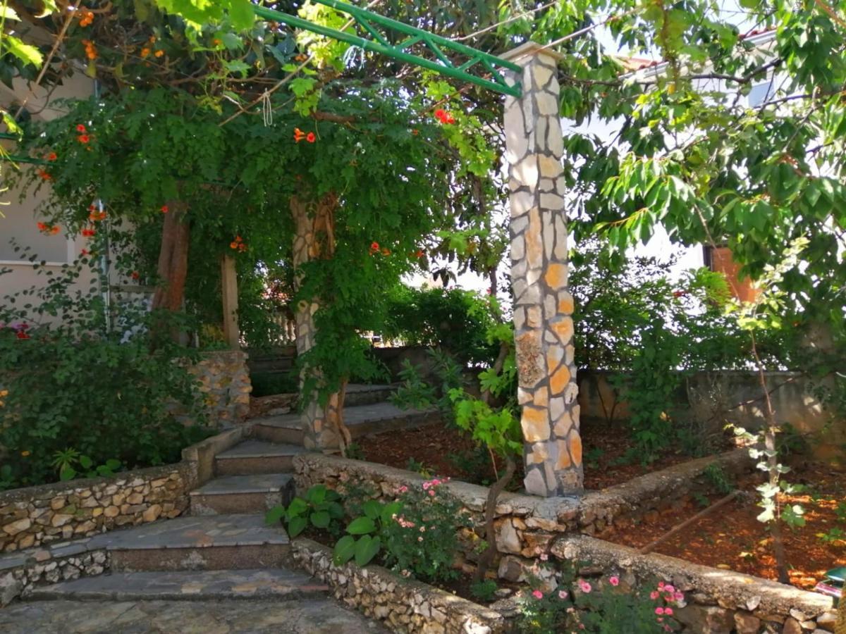Apartmani Zmiric Primosten Luaran gambar