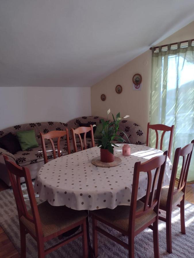 Apartmani Zmiric Primosten Luaran gambar