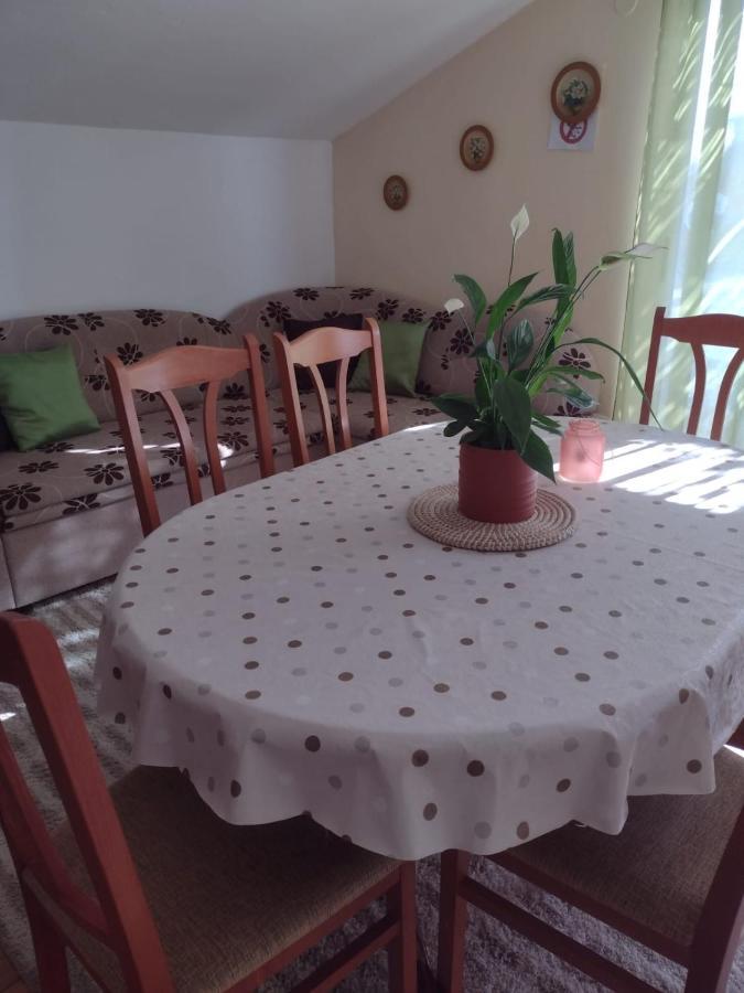 Apartmani Zmiric Primosten Luaran gambar