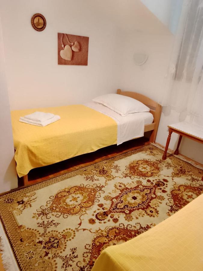 Apartmani Zmiric Primosten Luaran gambar