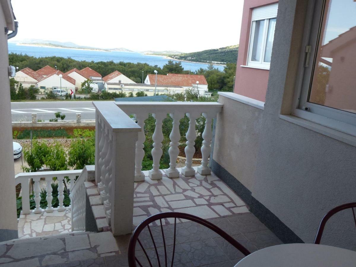Apartmani Zmiric Primosten Luaran gambar