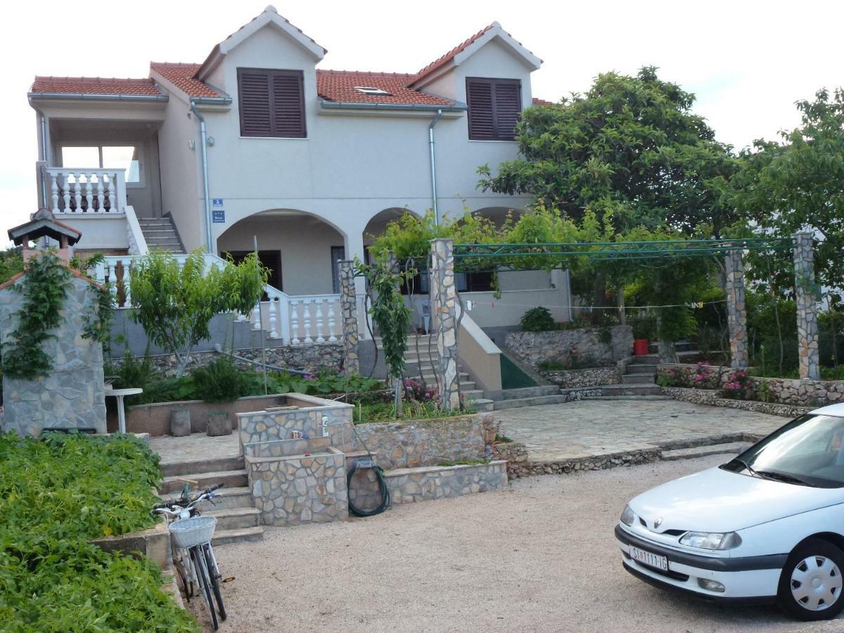 Apartmani Zmiric Primosten Luaran gambar