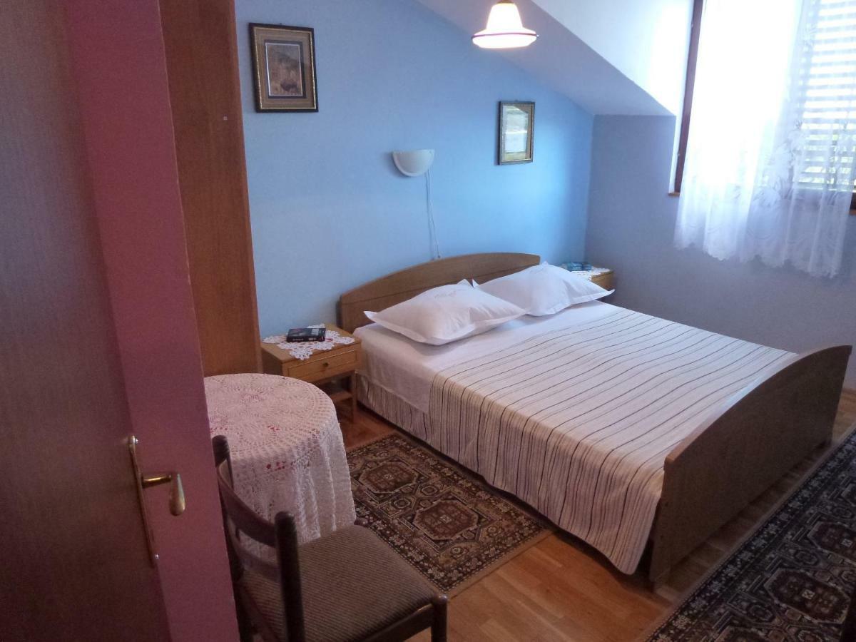 Apartmani Zmiric Primosten Luaran gambar