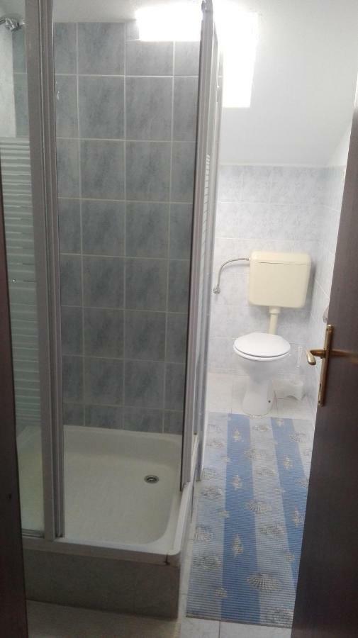 Apartmani Zmiric Primosten Luaran gambar