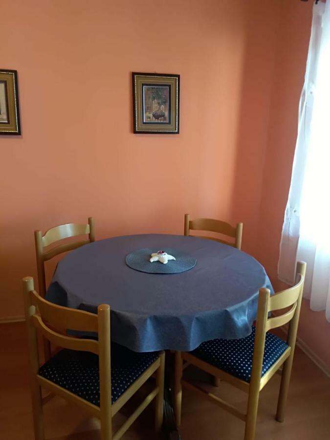 Apartmani Zmiric Primosten Luaran gambar